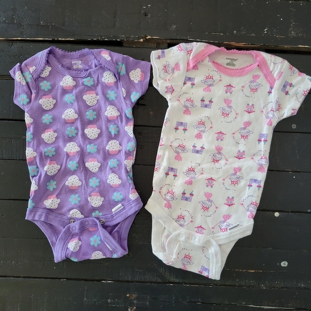 Onesies by Gerber 3-6 Months Bundle of 2 Short Sleeve Tops Pink Purple Cupcake